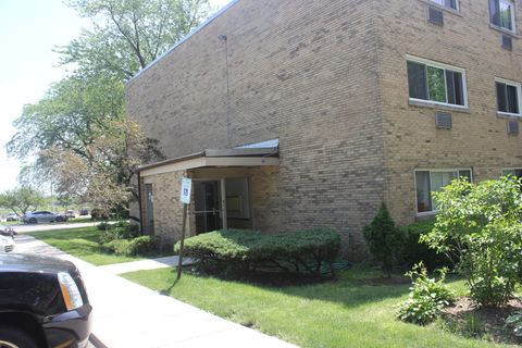 A home in Mount Prospect