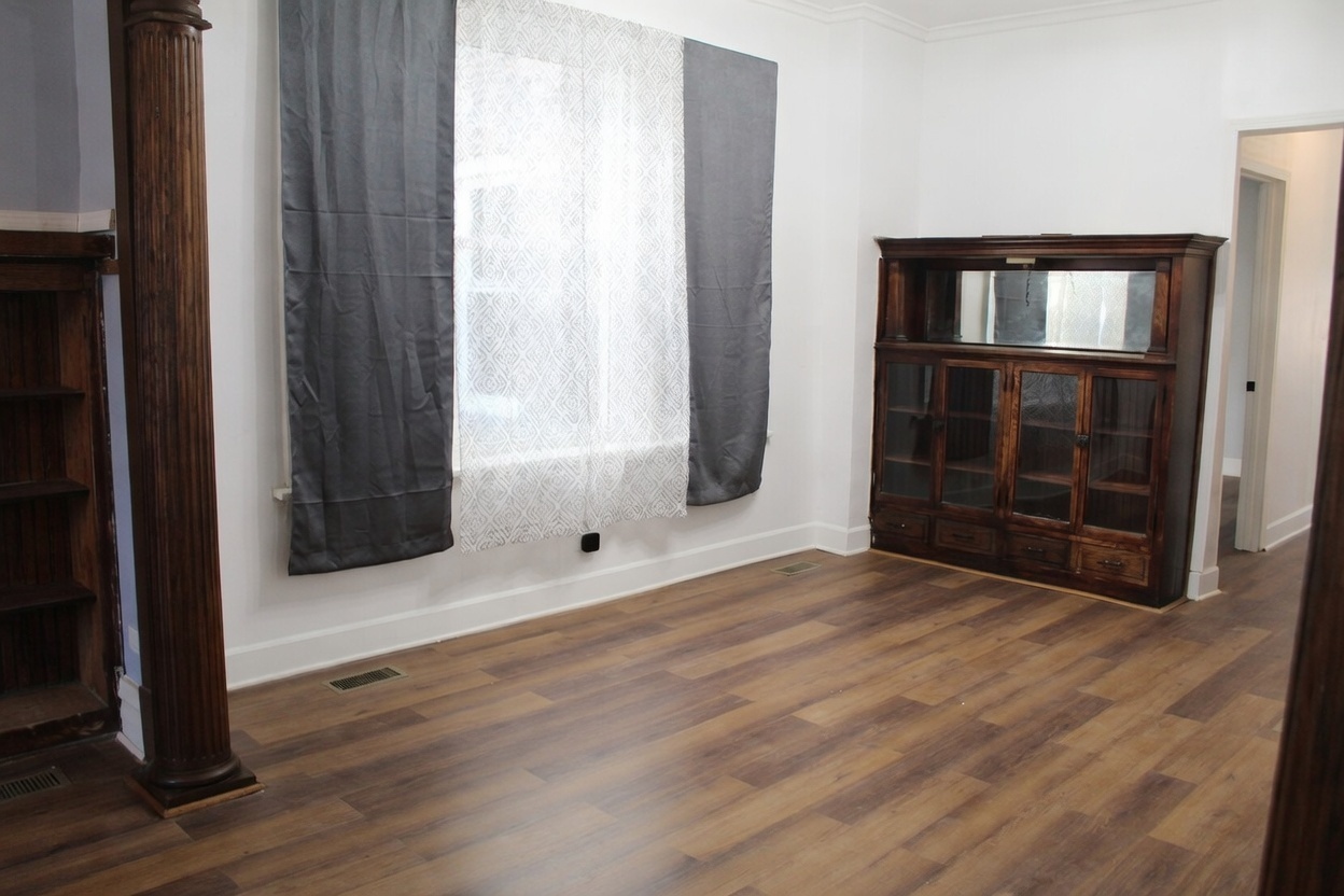 6229 S Bishop Street