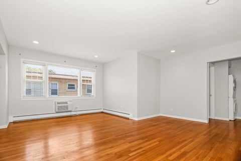 Tiny photo for 1819 W TOUHY Avenue #6, Chicago, IL 60626 (MLS # 12639129)