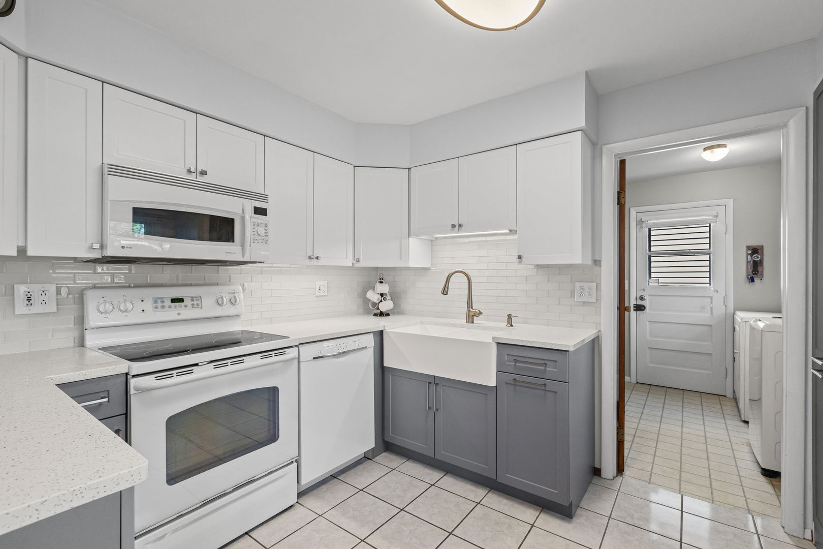 1822 W Pheasant Trail