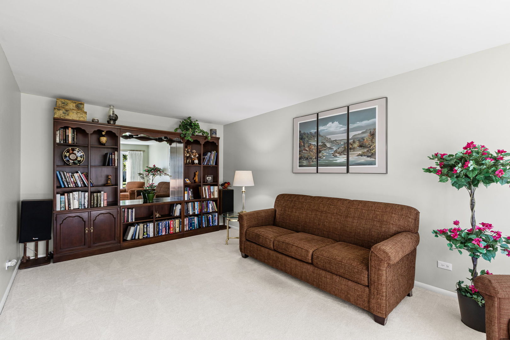 1822 W Pheasant Trail