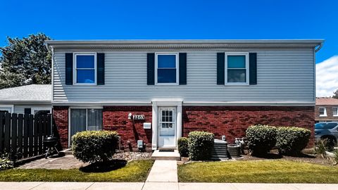 Photo of 2203 CARDINAL Court #2203, Schaumburg, IL 60194 (MLS # 12681752)
