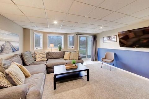 Tiny photo for 334 Bristol Lane, Fox River Grove, IL 60021 (MLS # 12626081)