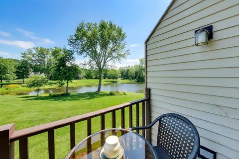 Tiny photo for 334 Bristol Lane, Fox River Grove, IL 60021 (MLS # 12626081)