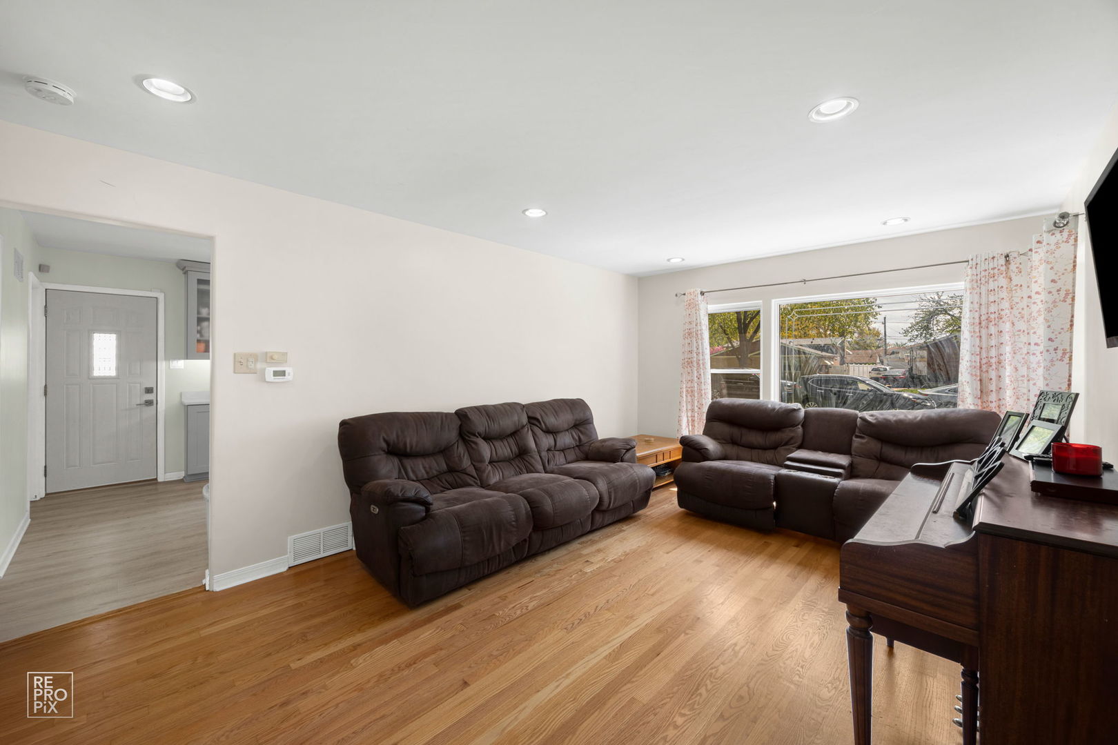 4704 W 99th Street