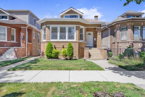 Photo of 8526 S Euclid Avenue, Chicago, IL 60617 (MLS # 12715541)
