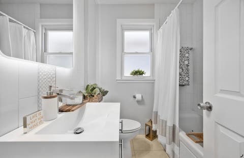 Tiny photo for 8526 S Euclid Avenue, Chicago, IL 60617 (MLS # 12715541)
