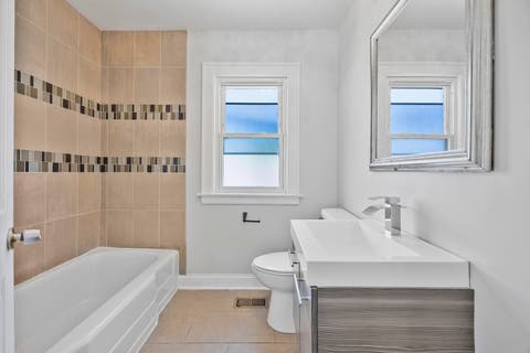 Tiny photo for 8526 S Euclid Avenue, Chicago, IL 60617 (MLS # 12715541)
