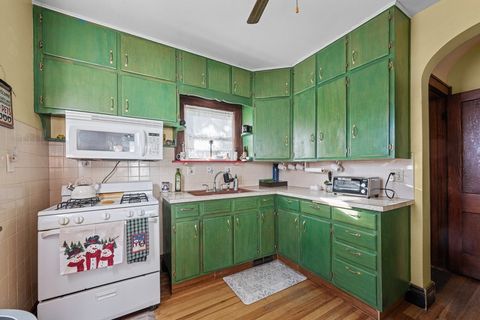 Tiny photo for 4202 10th Avenue, Moline, IL 61265 (MLS # 12584164)