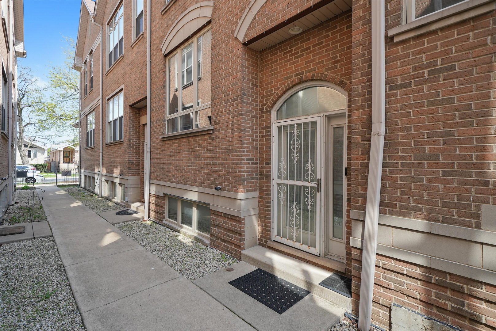2014 N Nagle Avenue