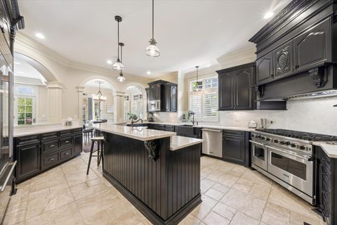 Tiny photo for 561 Walker Road, Hinsdale, IL 60521 (MLS # 12650121)