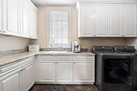 Tiny photo for 561 Walker Road, Hinsdale, IL 60521 (MLS # 12650121)