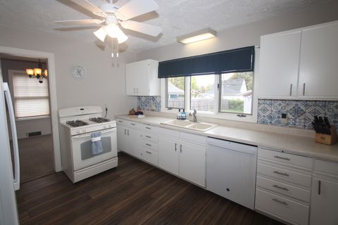 Tiny photo for 1202 Oneida Street, Joliet, IL 60435 (MLS # 12501117)