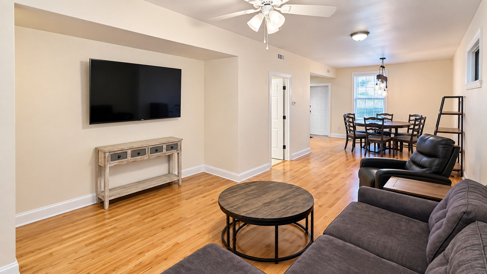 1214 W Belmont Avenue 2S