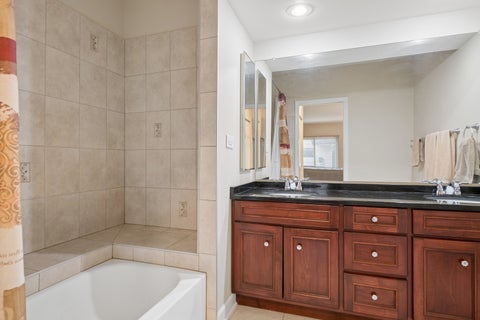 Tiny photo for 225 Winding Oak Lane #225, Buffalo Grove, IL 60089 (MLS # 12793341)