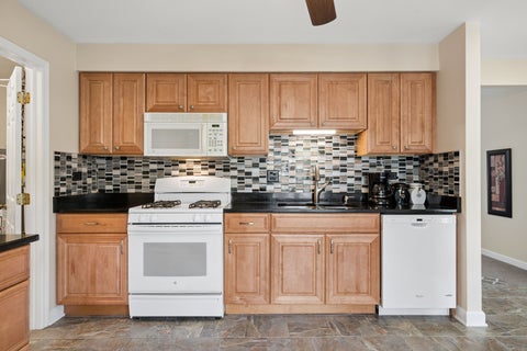 Tiny photo for 225 Winding Oak Lane #225, Buffalo Grove, IL 60089 (MLS # 12793341)