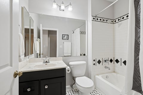 Tiny photo for 225 Winding Oak Lane #225, Buffalo Grove, IL 60089 (MLS # 12793341)