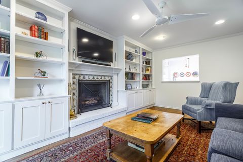 Tiny photo for 8 The Court of Charlwood, Northbrook, IL 60062 (MLS # 12457771)