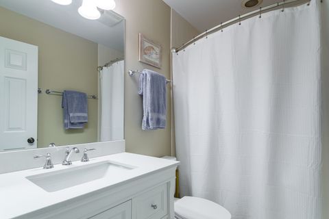 Tiny photo for 8 The Court of Charlwood, Northbrook, IL 60062 (MLS # 12457771)