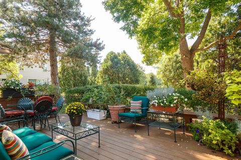 Tiny photo for 8 The Court of Charlwood, Northbrook, IL 60062 (MLS # 12457771)