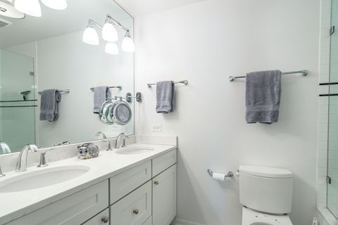 Tiny photo for 8 The Court of Charlwood, Northbrook, IL 60062 (MLS # 12457771)