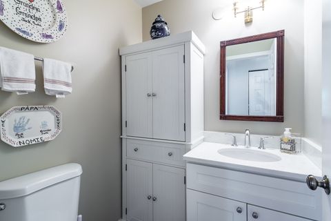 Tiny photo for 8 The Court of Charlwood, Northbrook, IL 60062 (MLS # 12457771)