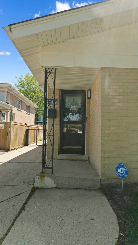 Tiny photo for 9517 Lavergne Avenue, Skokie, IL 60077 (MLS # 12645921)