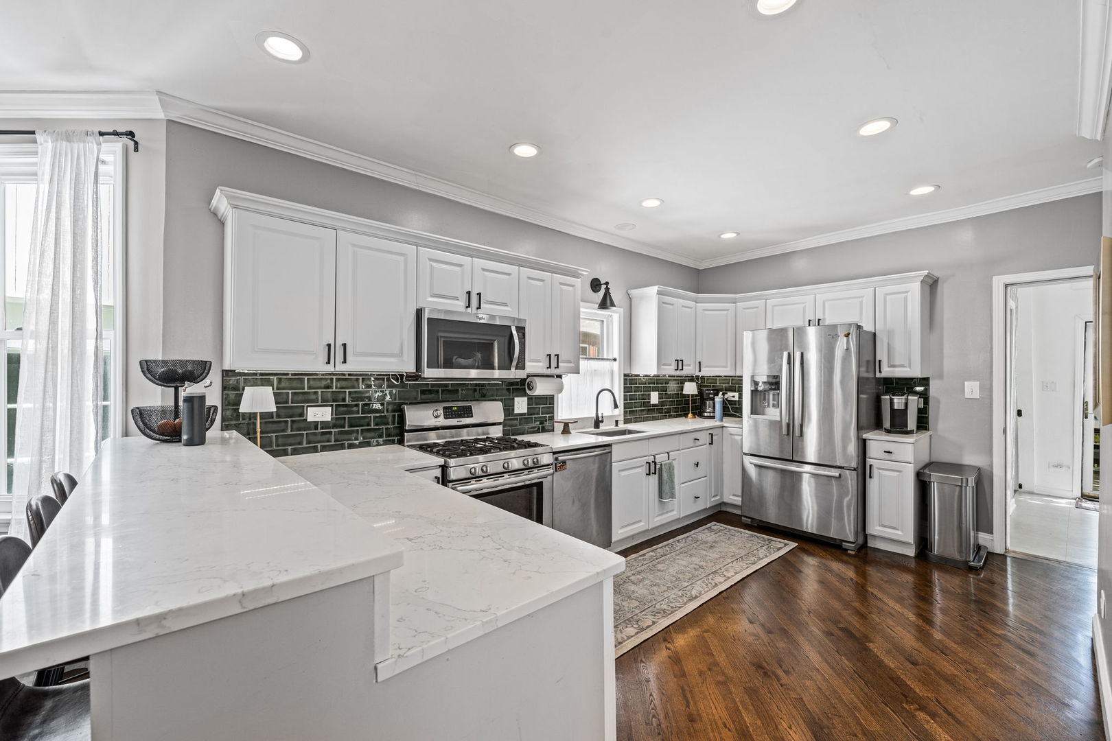 3335 W Berteau Avenue