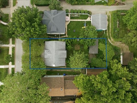Photo of 104 Fairview Avenue, Bloomington, IL 61701 (MLS # 12691875)