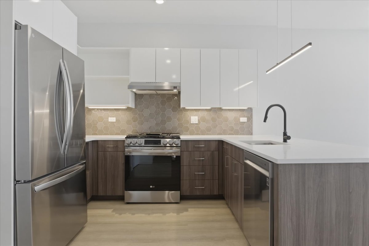 948 W Sunnyside Avenue 303