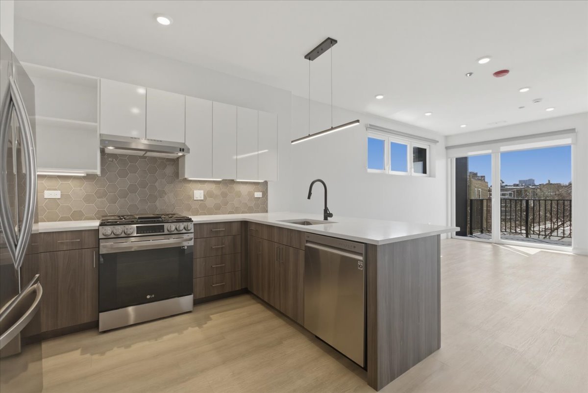 948 W Sunnyside Avenue 303