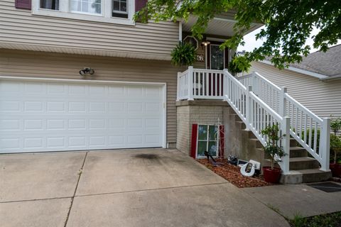 Tiny photo for 67 Oak Park Road, Bloomington, IL 61701 (MLS # 12386175)