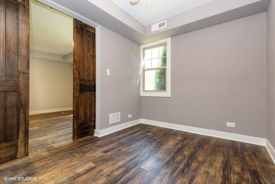 6515 N Seeley Avenue 2W