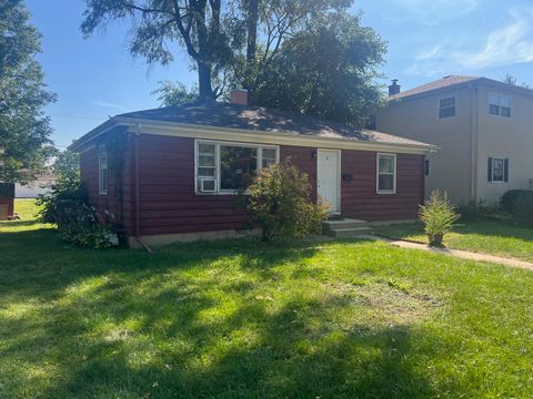 Photo of 930 N Loomis Street, Naperville, IL 60563 (MLS # 12474325)