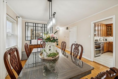 Tiny photo for 5239 N VIRGINIA Avenue, Chicago, IL 60625 (MLS # 12523391)