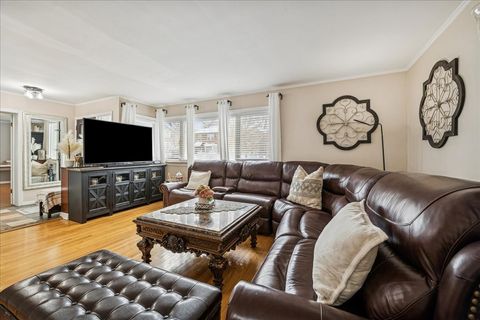 Tiny photo for 5239 N VIRGINIA Avenue, Chicago, IL 60625 (MLS # 12523391)