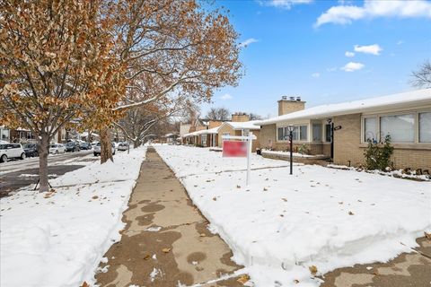 Tiny photo for 5239 N VIRGINIA Avenue, Chicago, IL 60625 (MLS # 12523391)