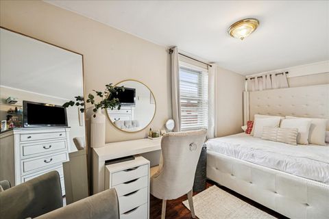 Tiny photo for 5239 N VIRGINIA Avenue, Chicago, IL 60625 (MLS # 12523391)