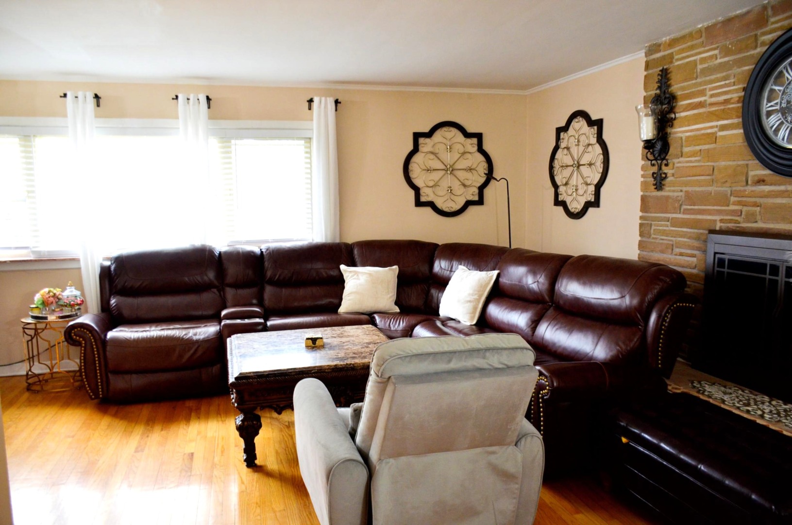 5239 N VIRGINIA Avenue