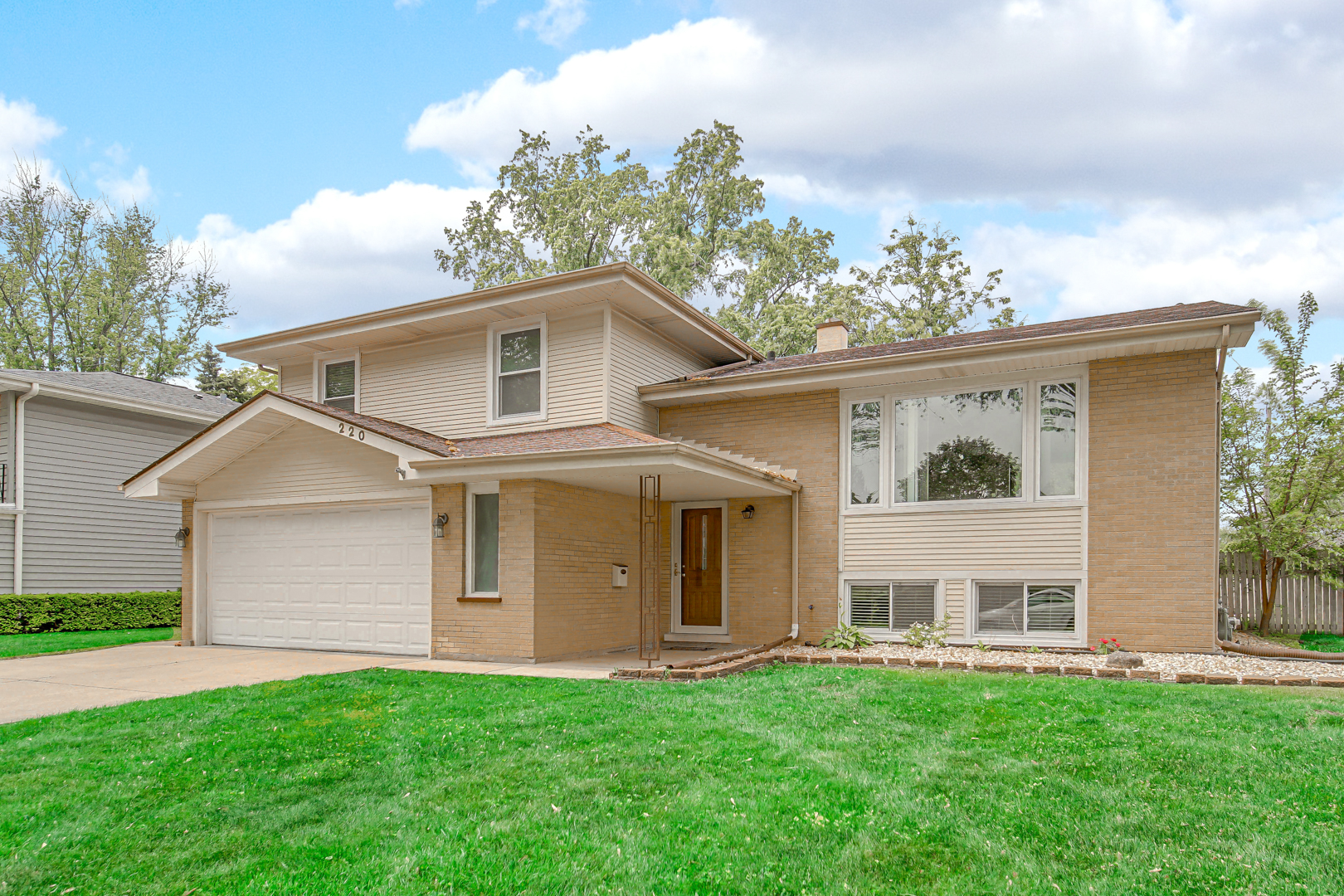 220 N Yates Lane