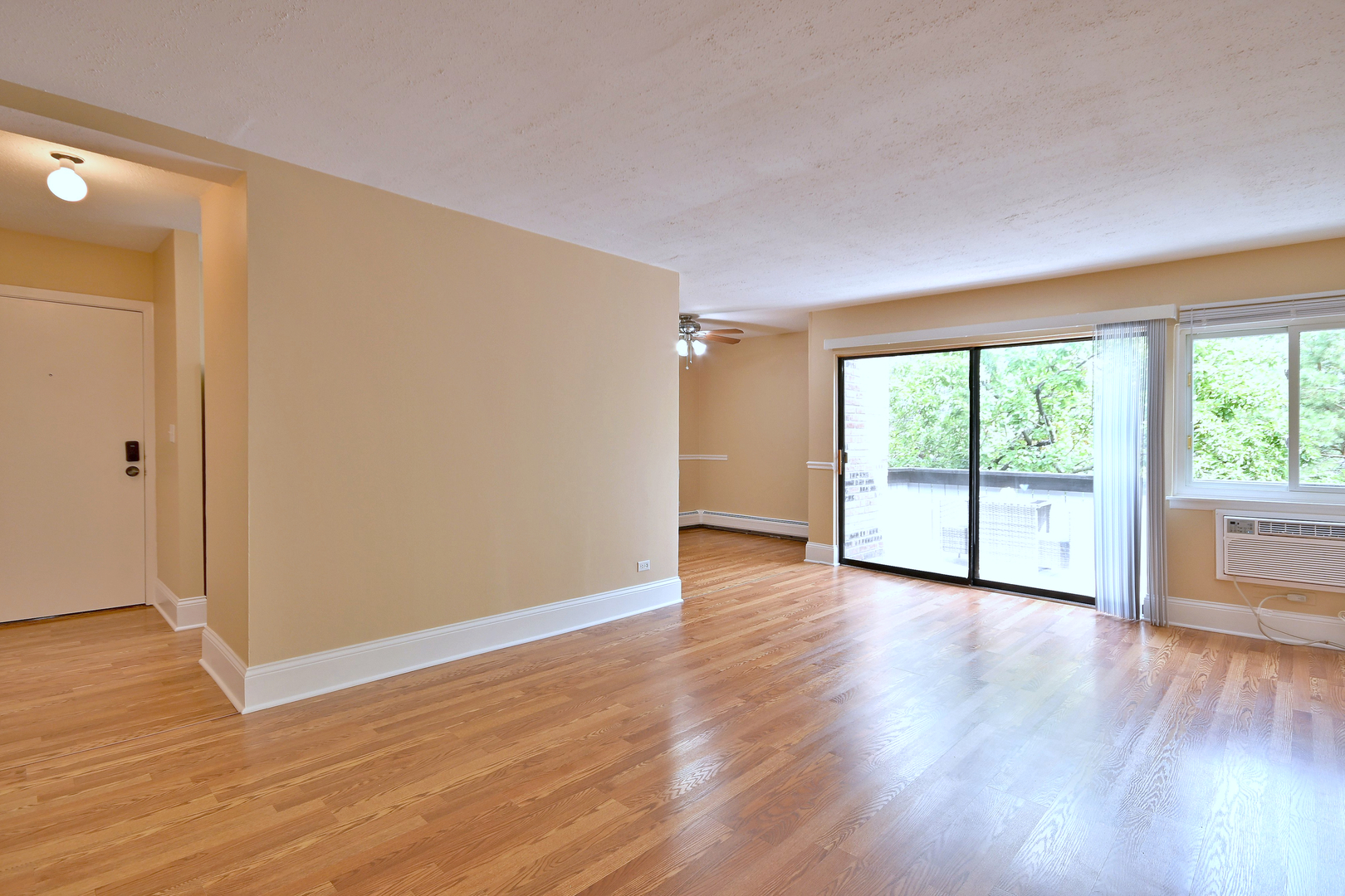 1813 Hemlock Place 306