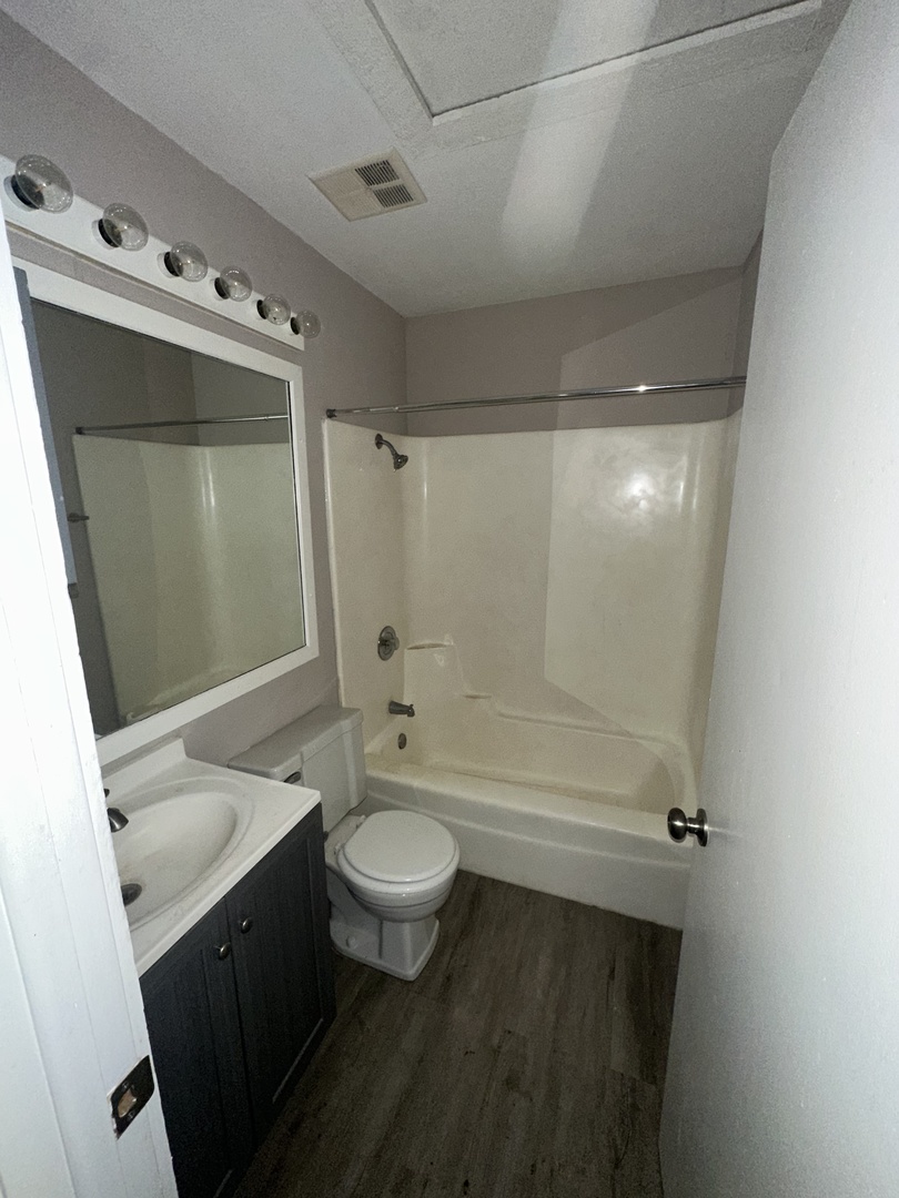 16 Saint Thomas Colony 6