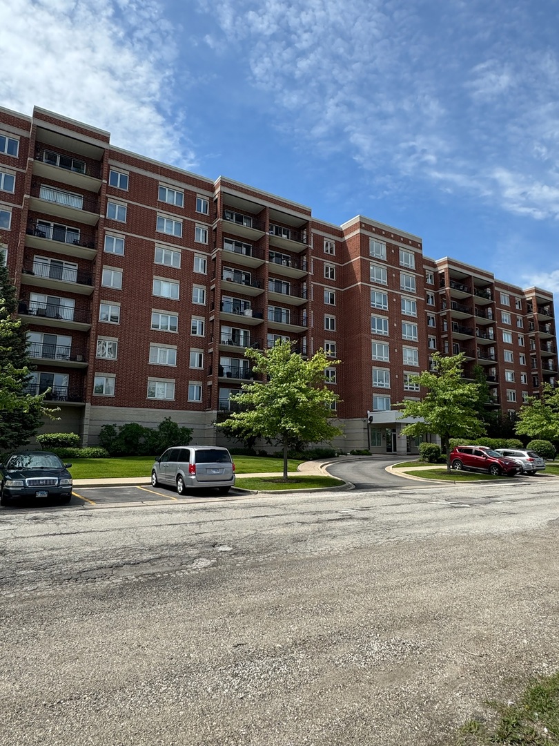 5555 N Cumberland Avenue 407
