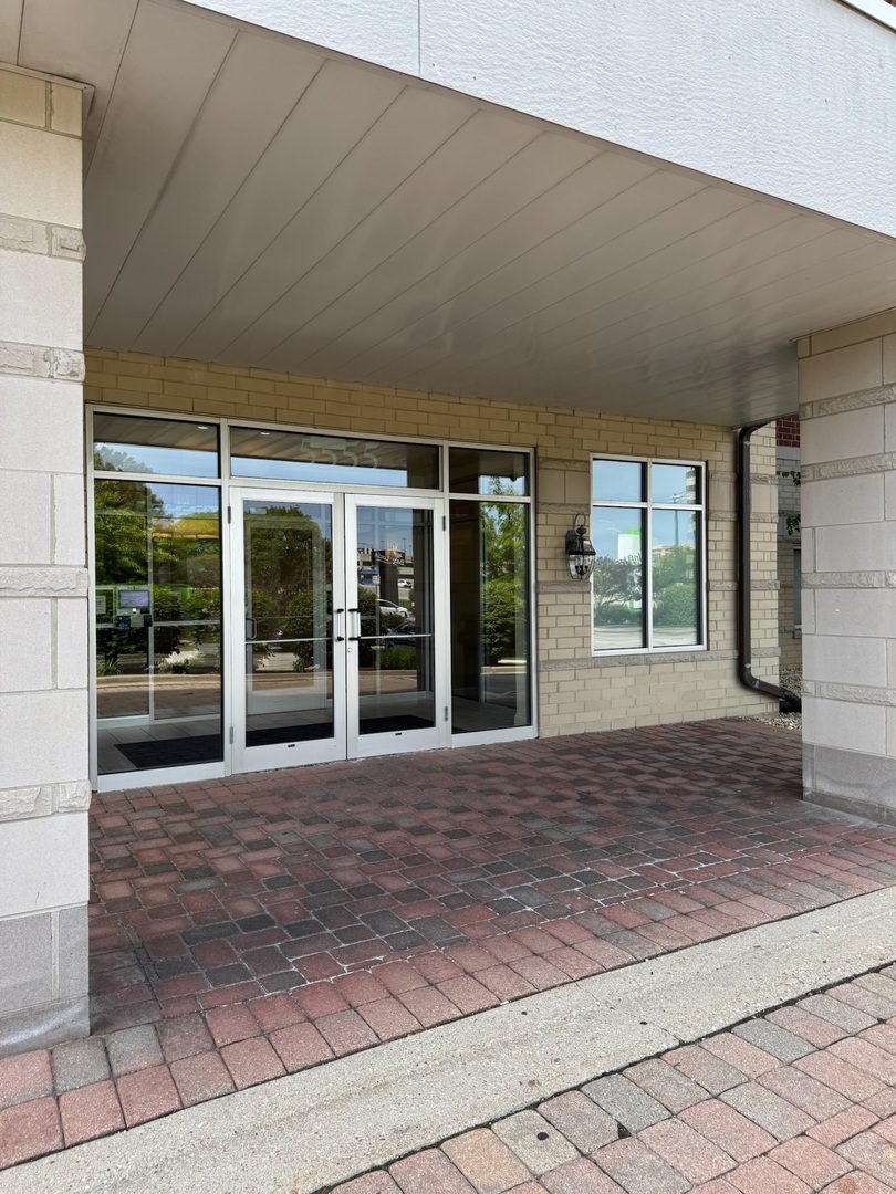 5555 N Cumberland Avenue 407