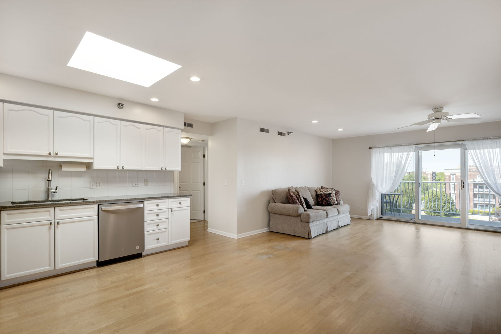 7011 W Touhy Avenue 509