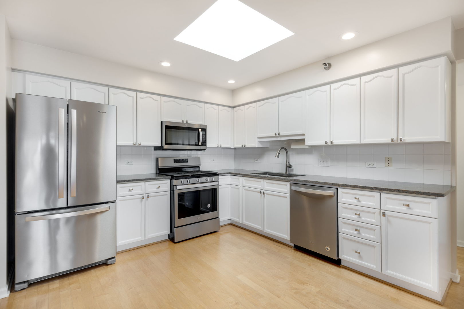 7011 W Touhy Avenue 509