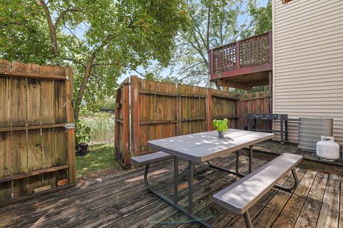 Tiny photo for 365 Juniper Tree Court, Hoffman Estates, IL 60169 (MLS # 12464432)