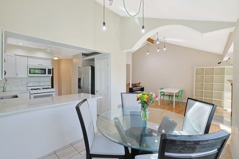 Tiny photo for 365 Juniper Tree Court, Hoffman Estates, IL 60169 (MLS # 12464432)