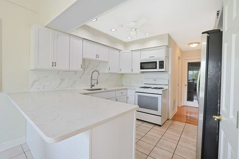 Tiny photo for 365 Juniper Tree Court, Hoffman Estates, IL 60169 (MLS # 12464432)