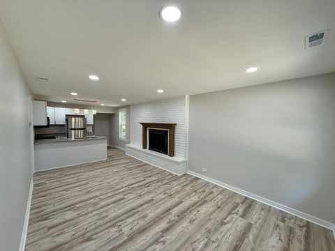Tiny photo for 26346 N Walnut Avenue, Mundelein, IL 60060 (MLS # 12450154)